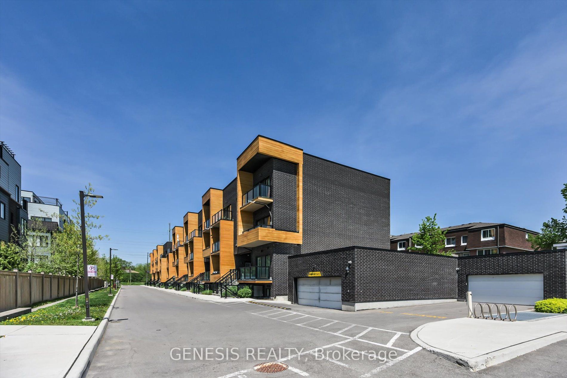 1145 E Journeyman Lane E 243, Mississauga, On L5j 0b5