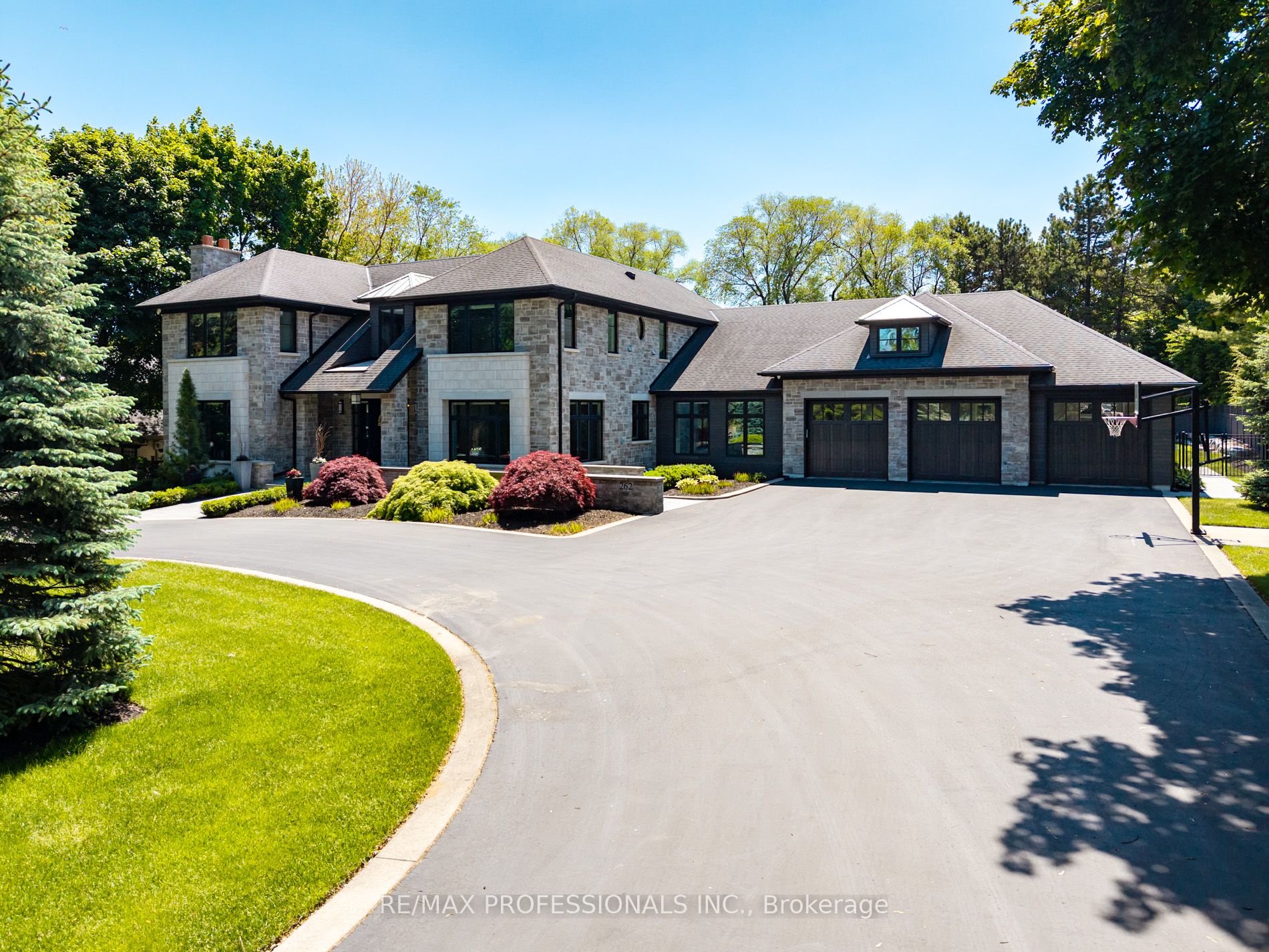 262 Maple Grove Drive, Oakville, On L6j 4v5