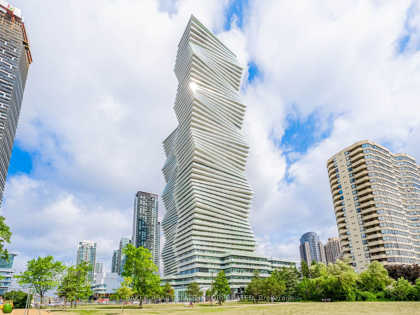 407 Webb Drive Th 12, Mississauga, On L5b 0m4