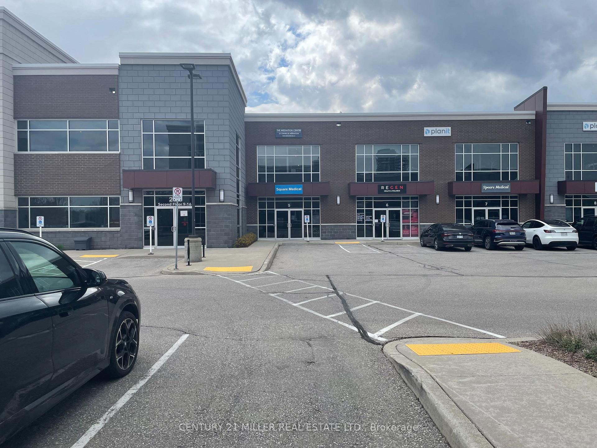 225 Speers Road 14, Oakville, On L6k 0j4