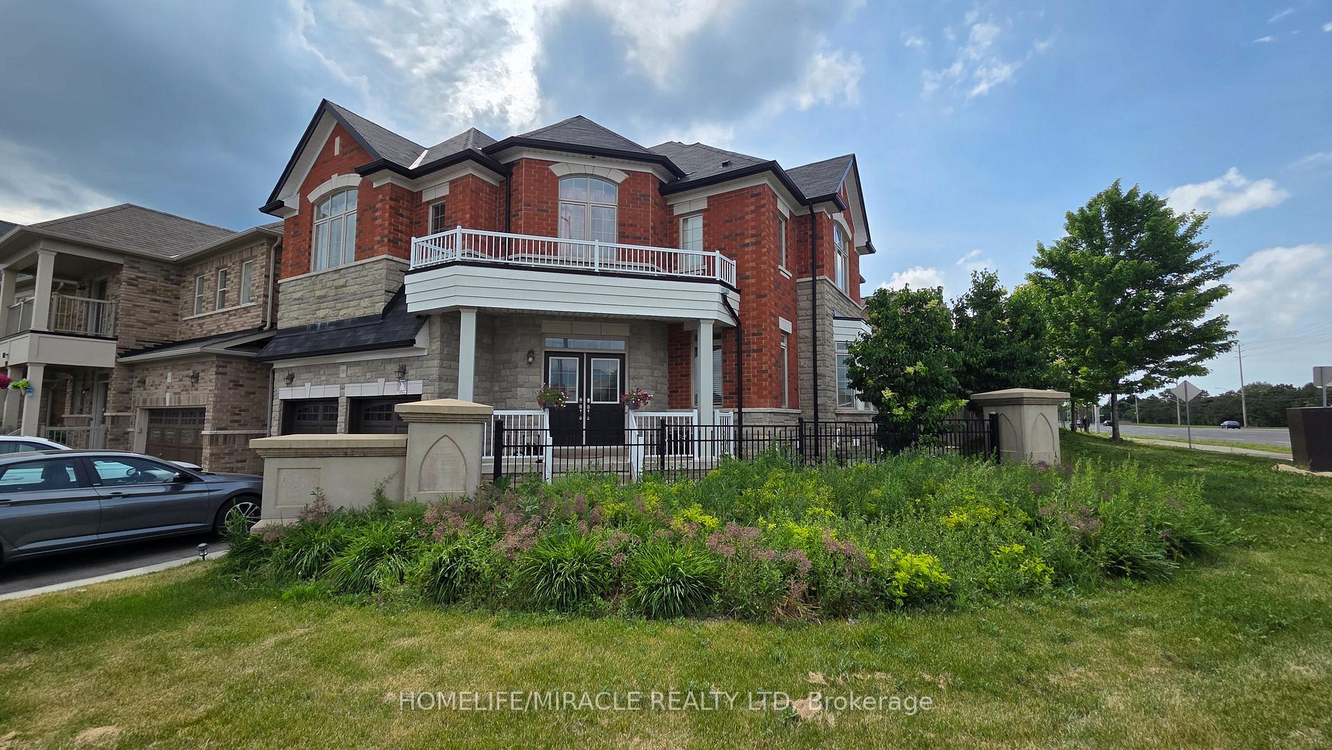 180 Bonnie Braes Drive, Brampton, On L6y 5y7