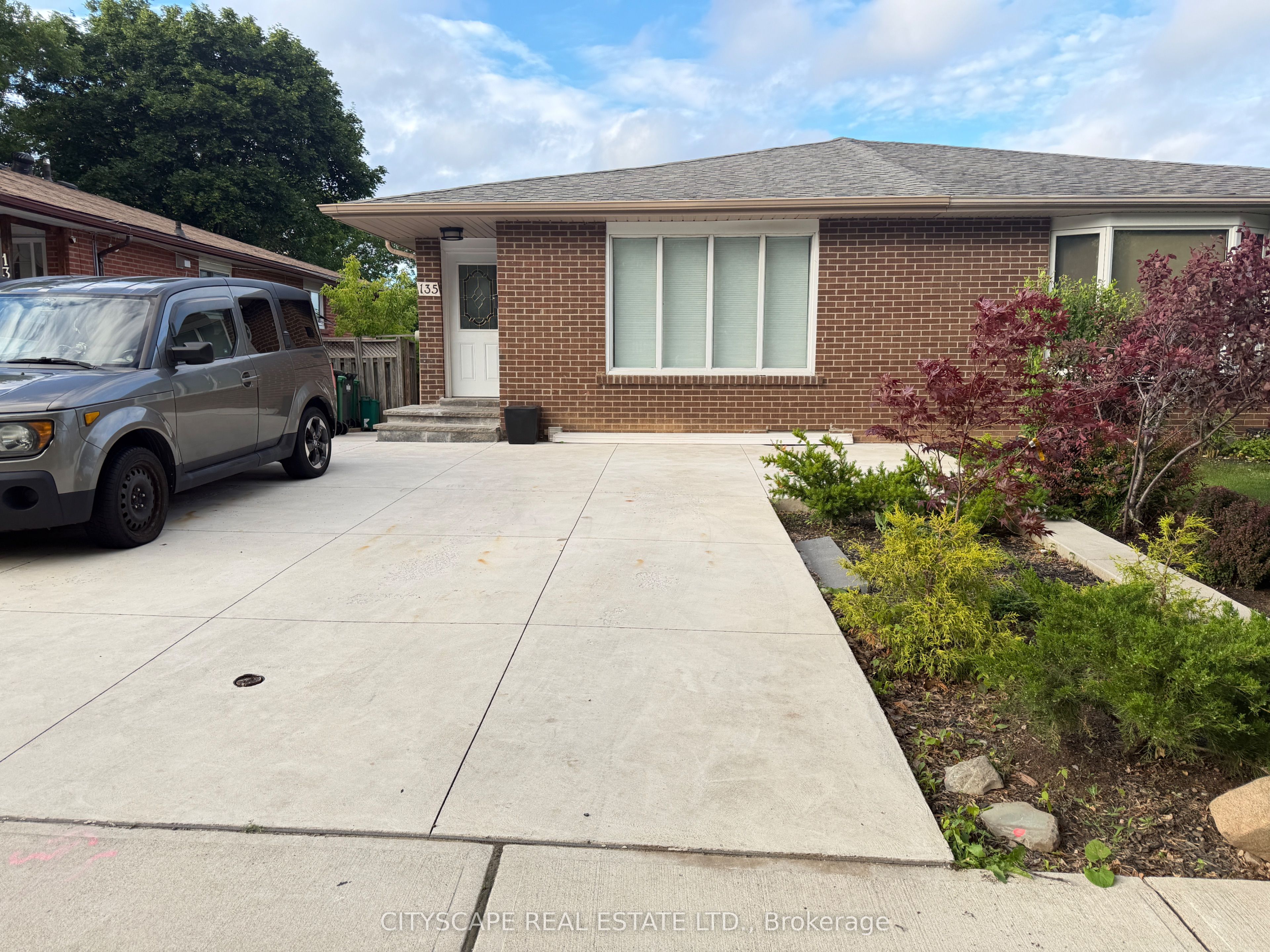 135 Bonham Bsmt Boulevard Bsmt A, Mississauga, On L5m 1c8