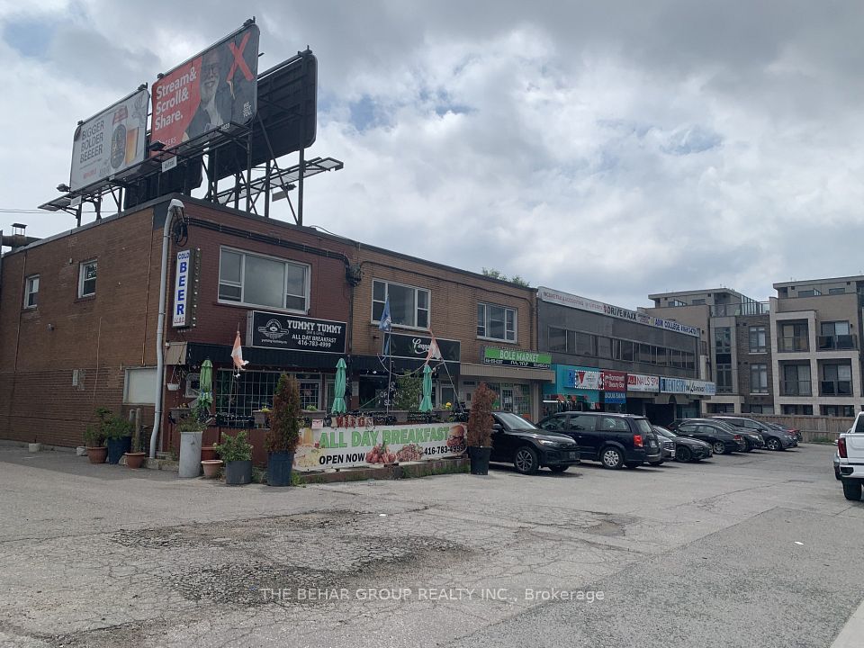 705 Lawrence Avenue W 200, Toronto, On M6a 1b4