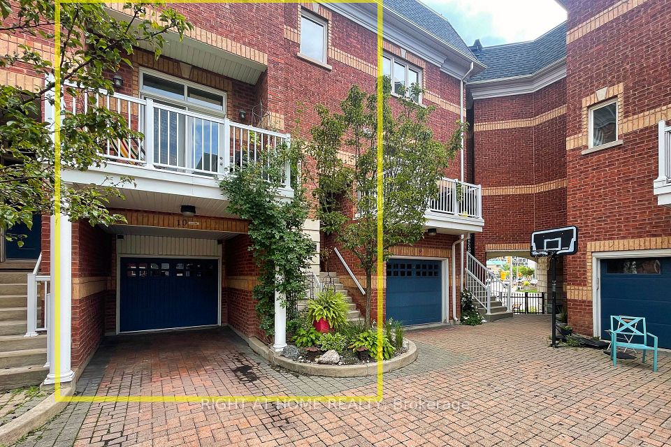 120 Bronte Road 10, Oakville, On L6l 3c1