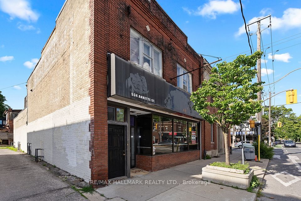534 Annette Street, Toronto, On M6s 2c2