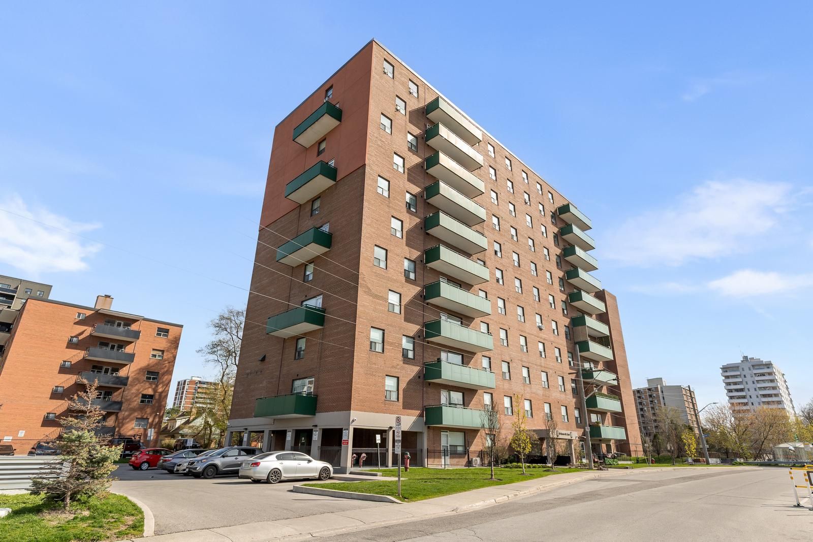 49 Queen Street 301, Mississauga, On L5g 4n6