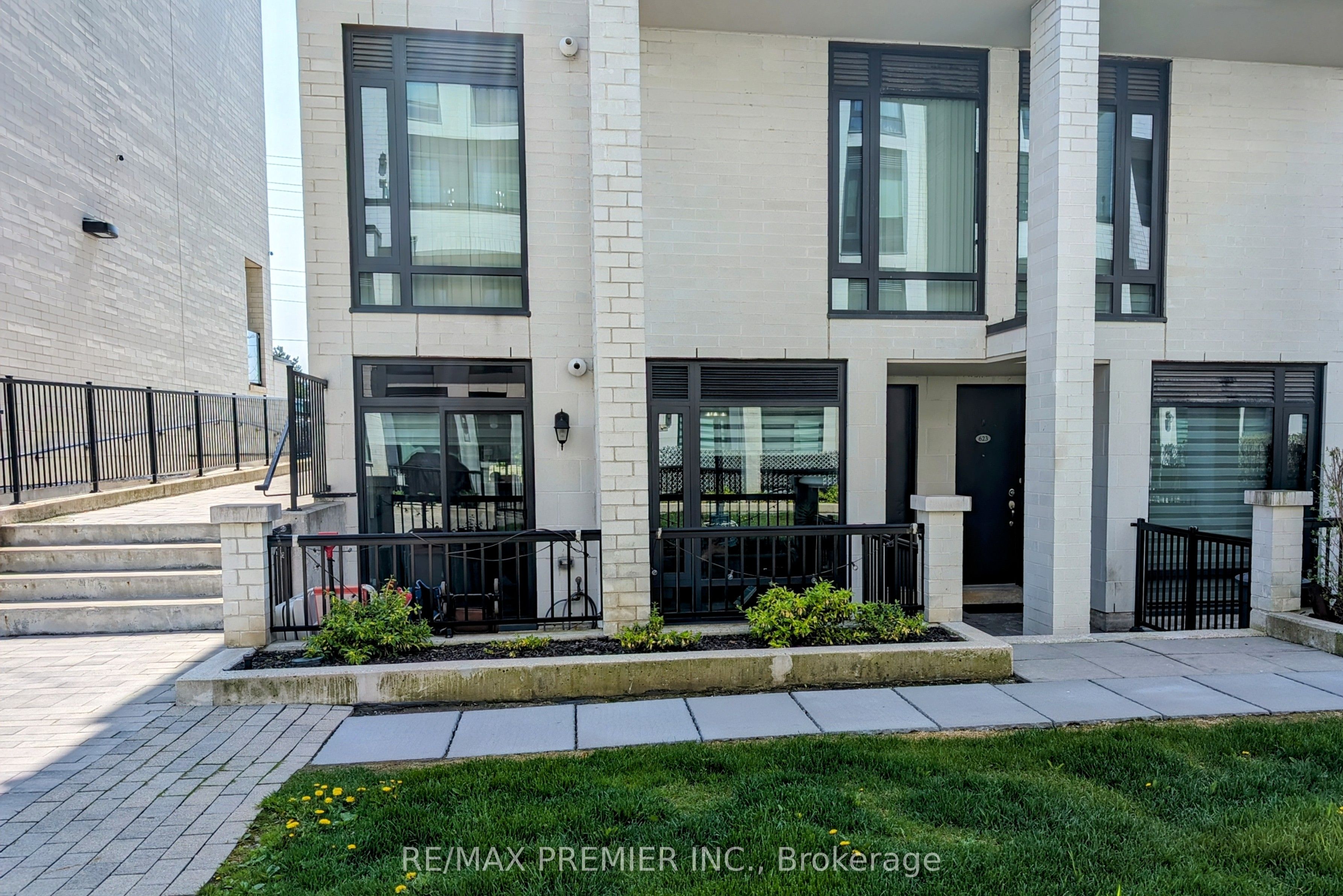 140 Widdicombe Hill Boulevard 624, Toronto, On M9r 0a9