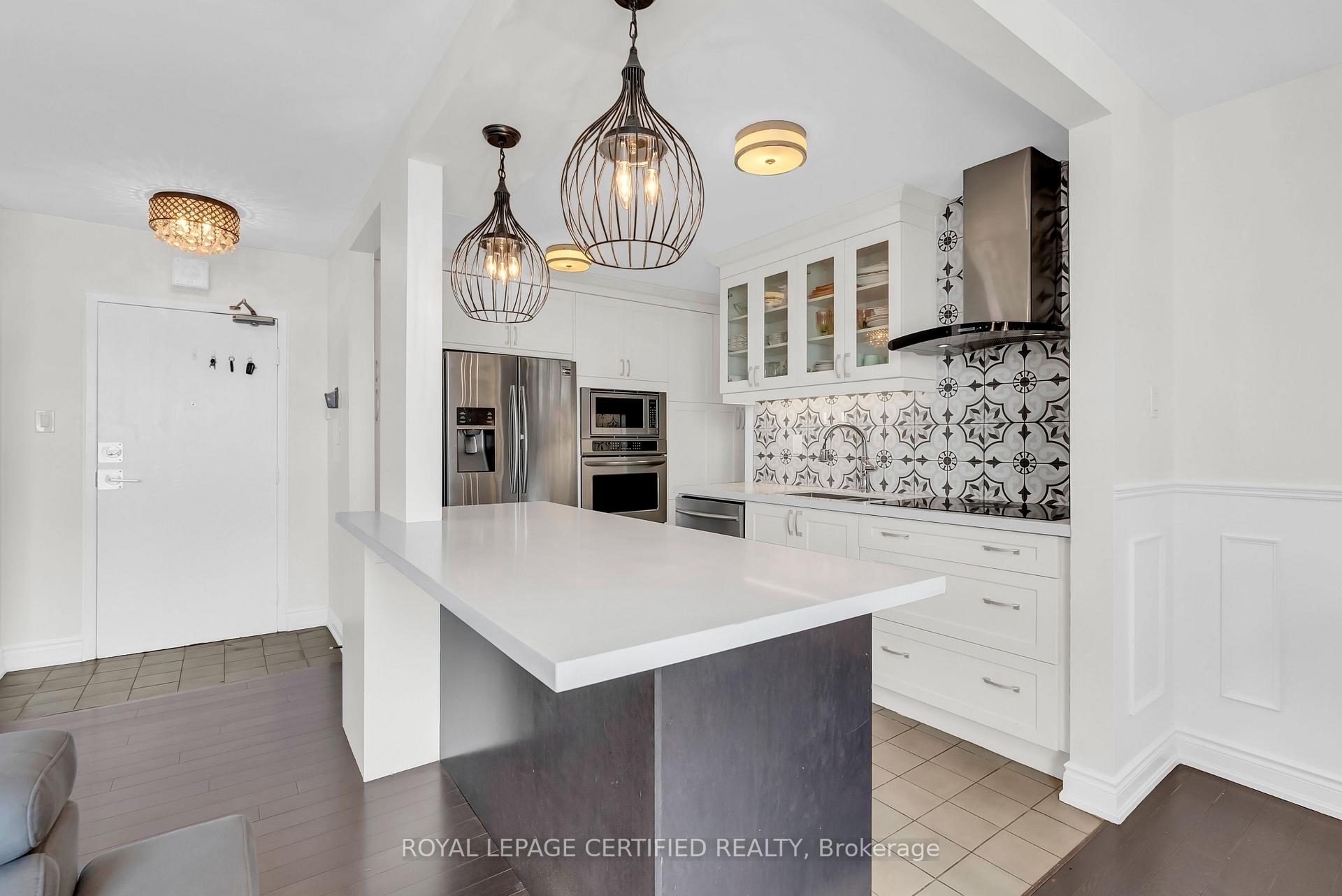 3170 Kirwin Avenue 1402, Mississauga, On L5a 3r1