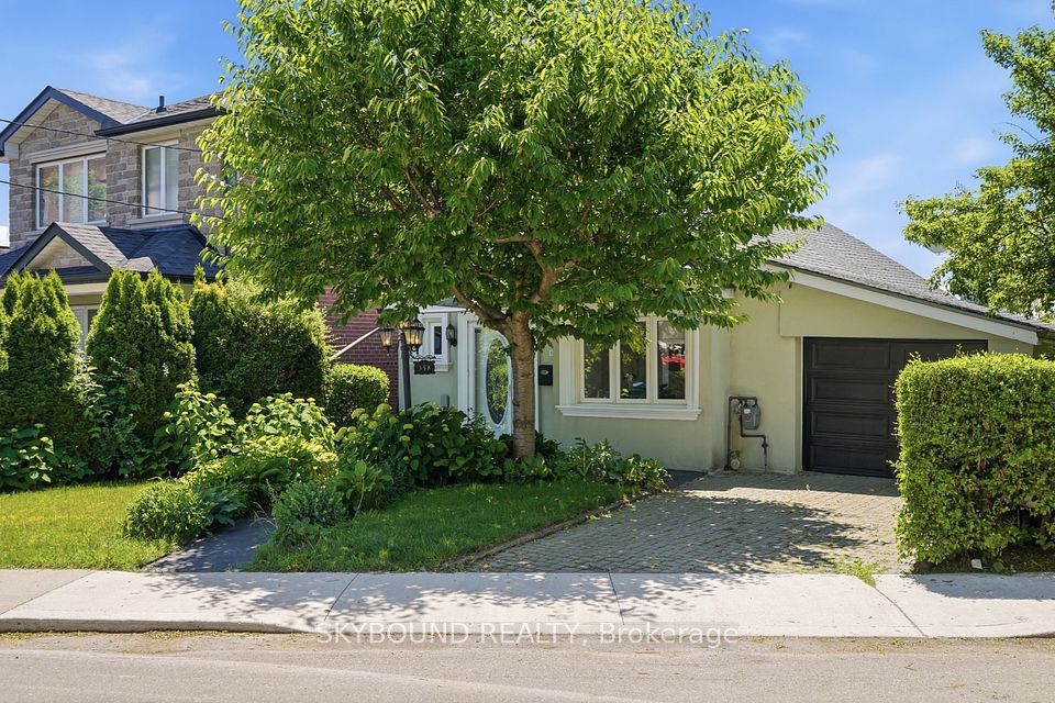 358 Silverthorn Avenue, Toronto, On M6m 3g8