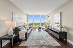 10 Laurelcrest Street 1006, Brampton, On L6s 5y3