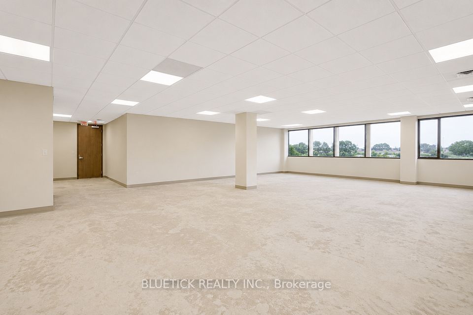 700 Dorval Drive 202, Oakville, On L6k 3v7