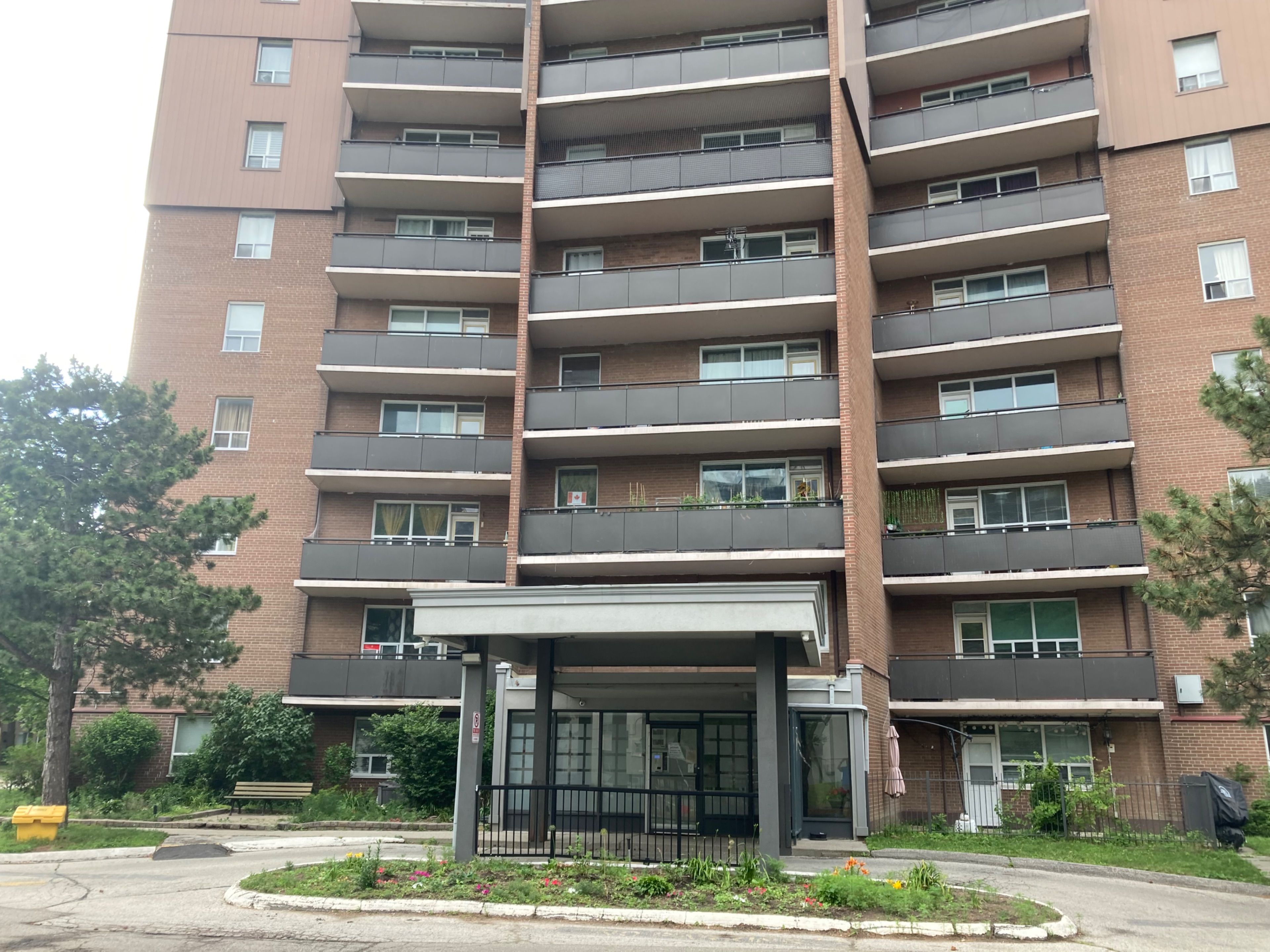 3065 Queen Frederica Drive 604, Mississauga, On L4y 3a3