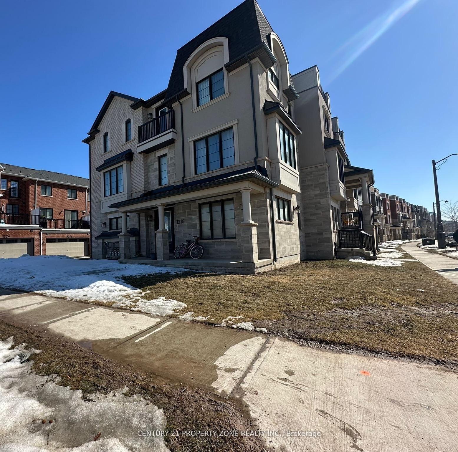 1216 Wheat Boom Drive, Oakville, On L6h 7w4