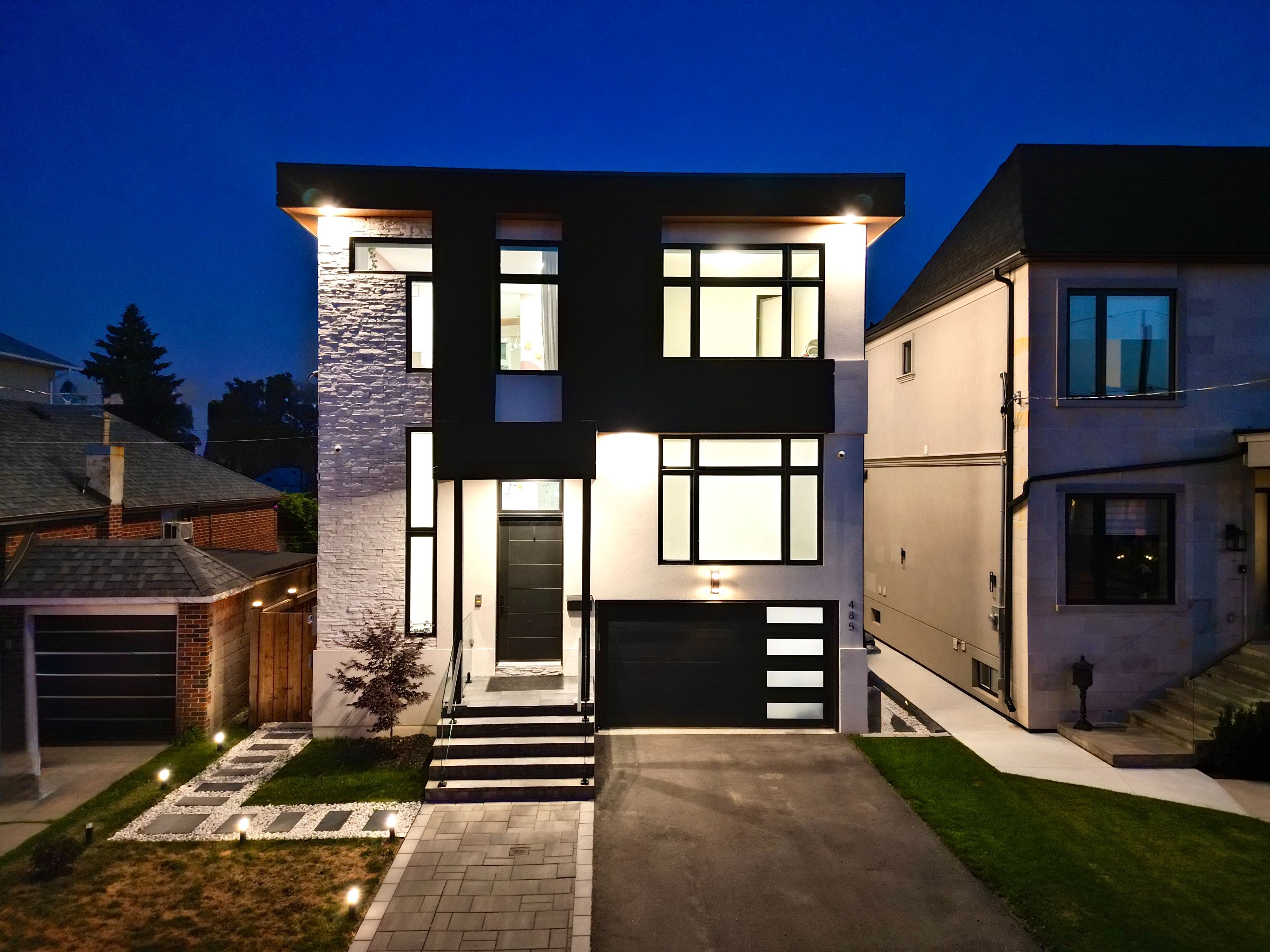 485 Ridelle Avenue, Toronto, On M6b 1k6