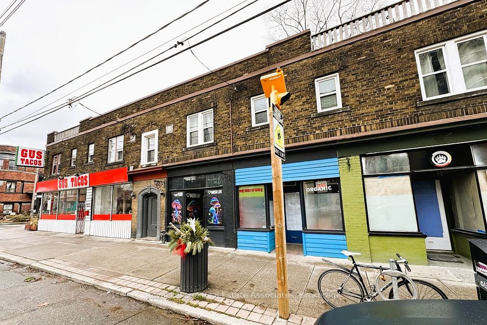 1537 Queen Street W A, Toronto, On M6r 1a7
