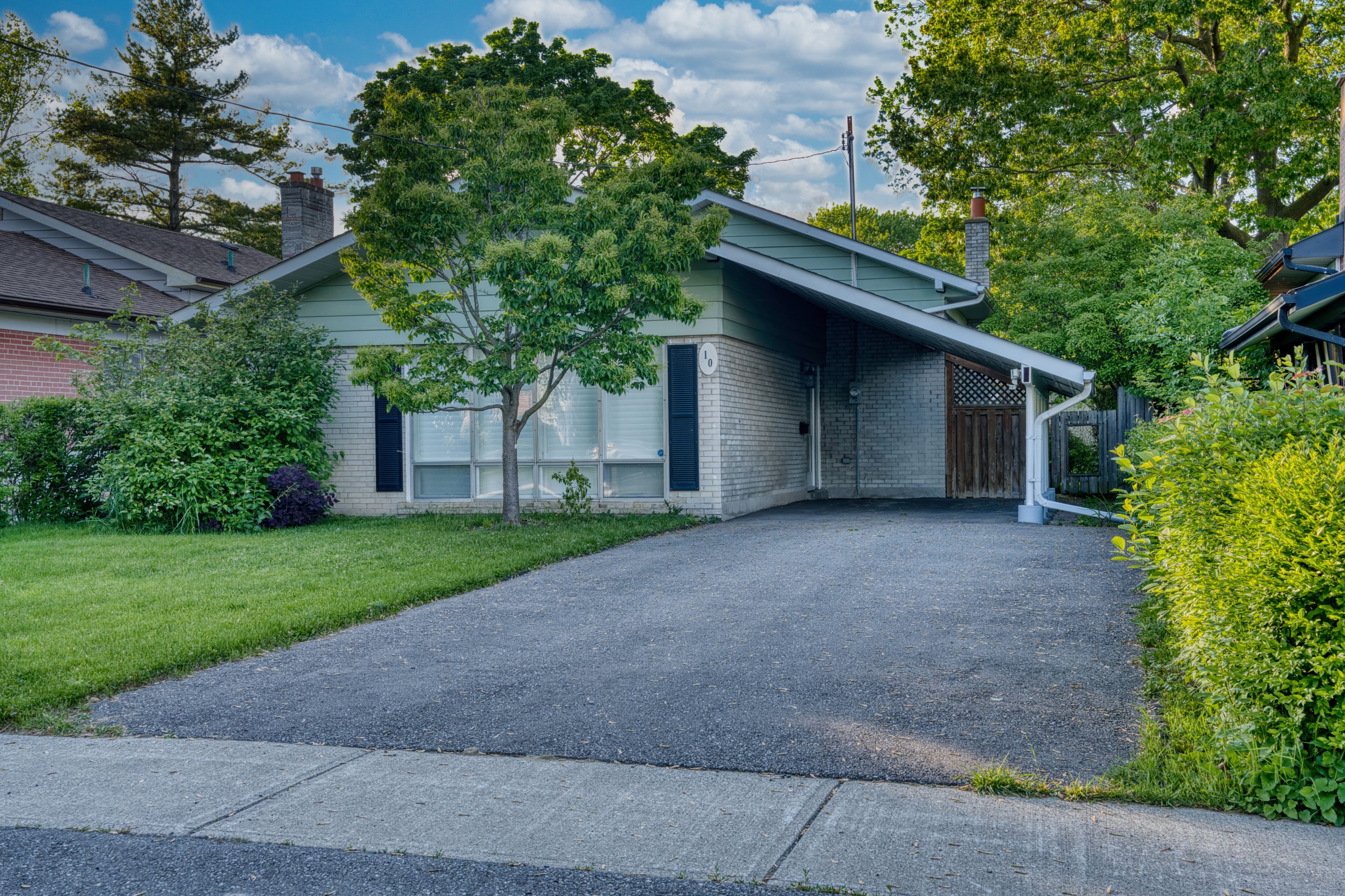 10 Kennebec Crescent, Toronto, On M9w 2r7
