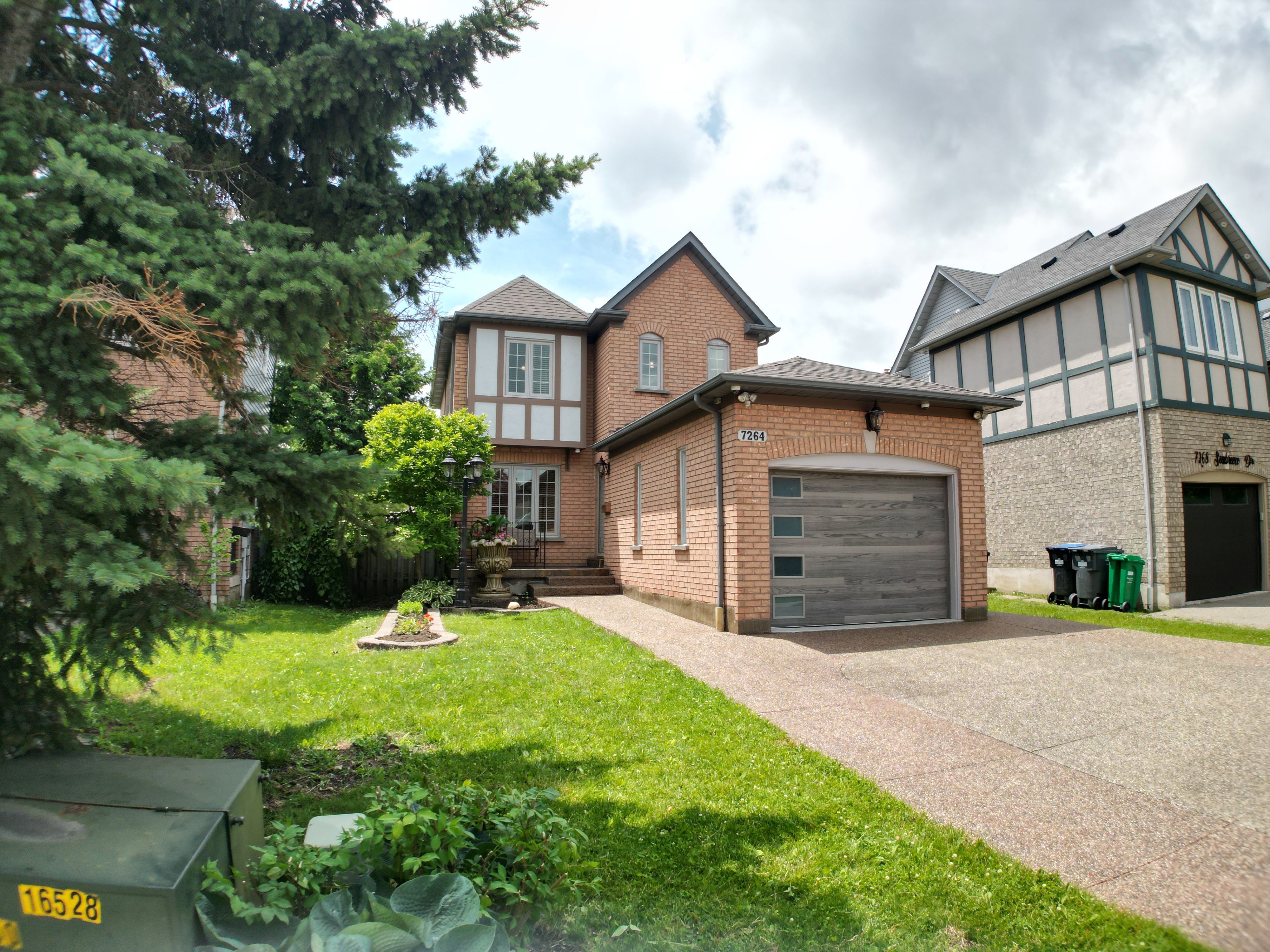 7264 Seabreeze Drive, Mississauga, On L5n 6k7