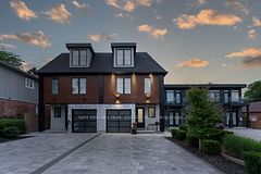 11a Maple Avenue N, Mississauga, On L5h 2r9
