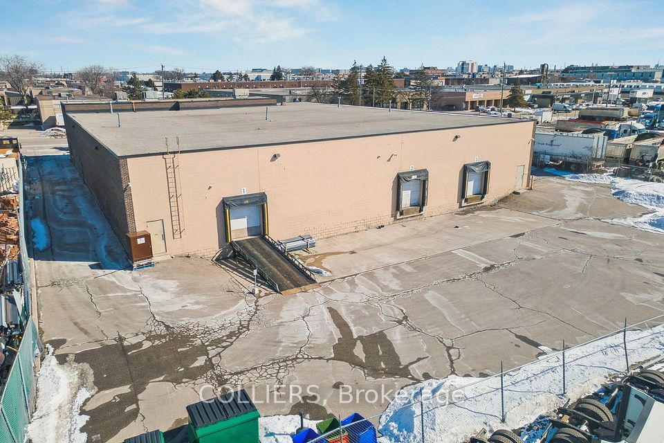 5300 Bradco Boulevard Opt. 1, Mississauga, On L4w 1g7