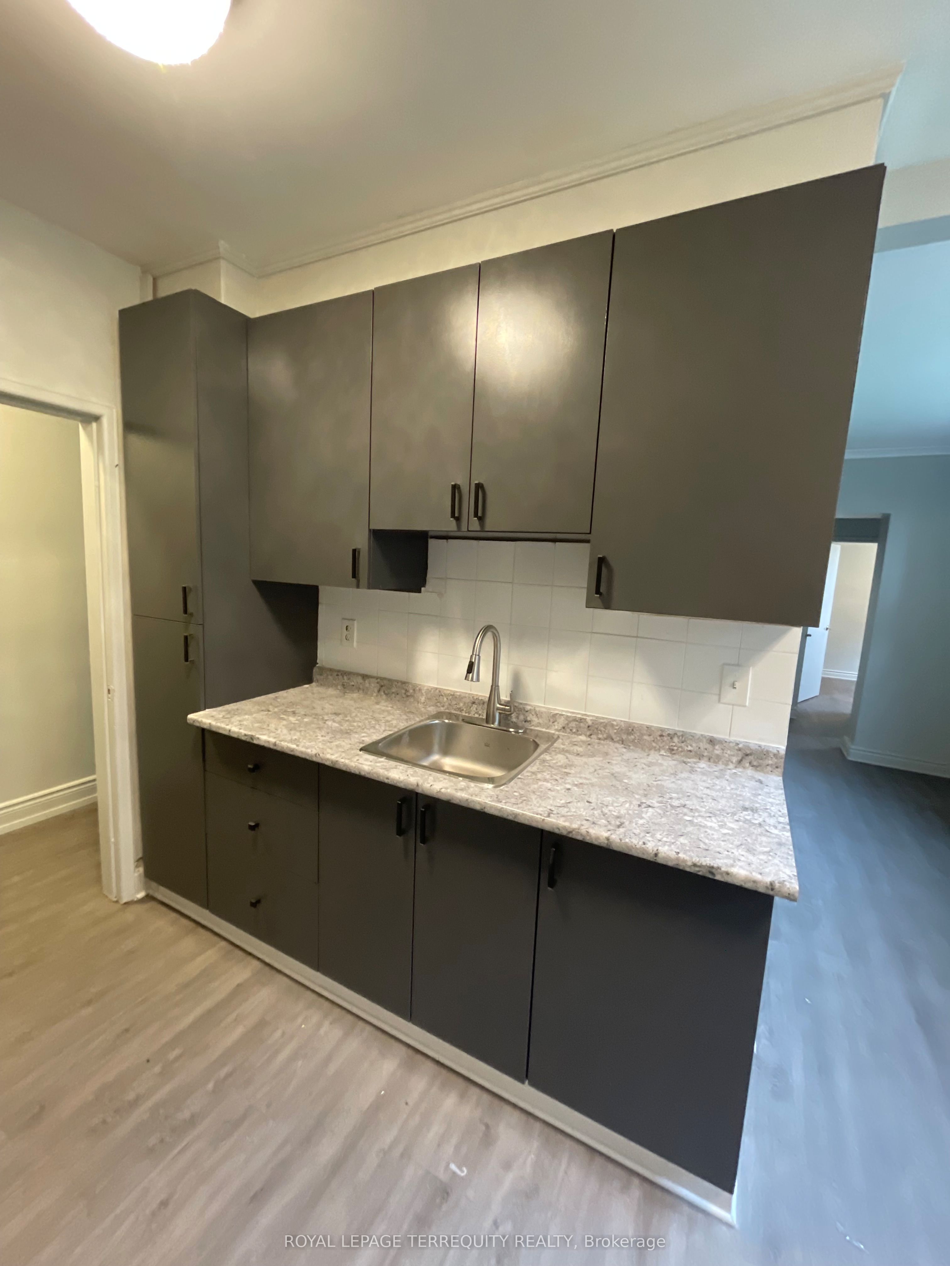 2550 Keele Street 3, Toronto, On M6l 2n8