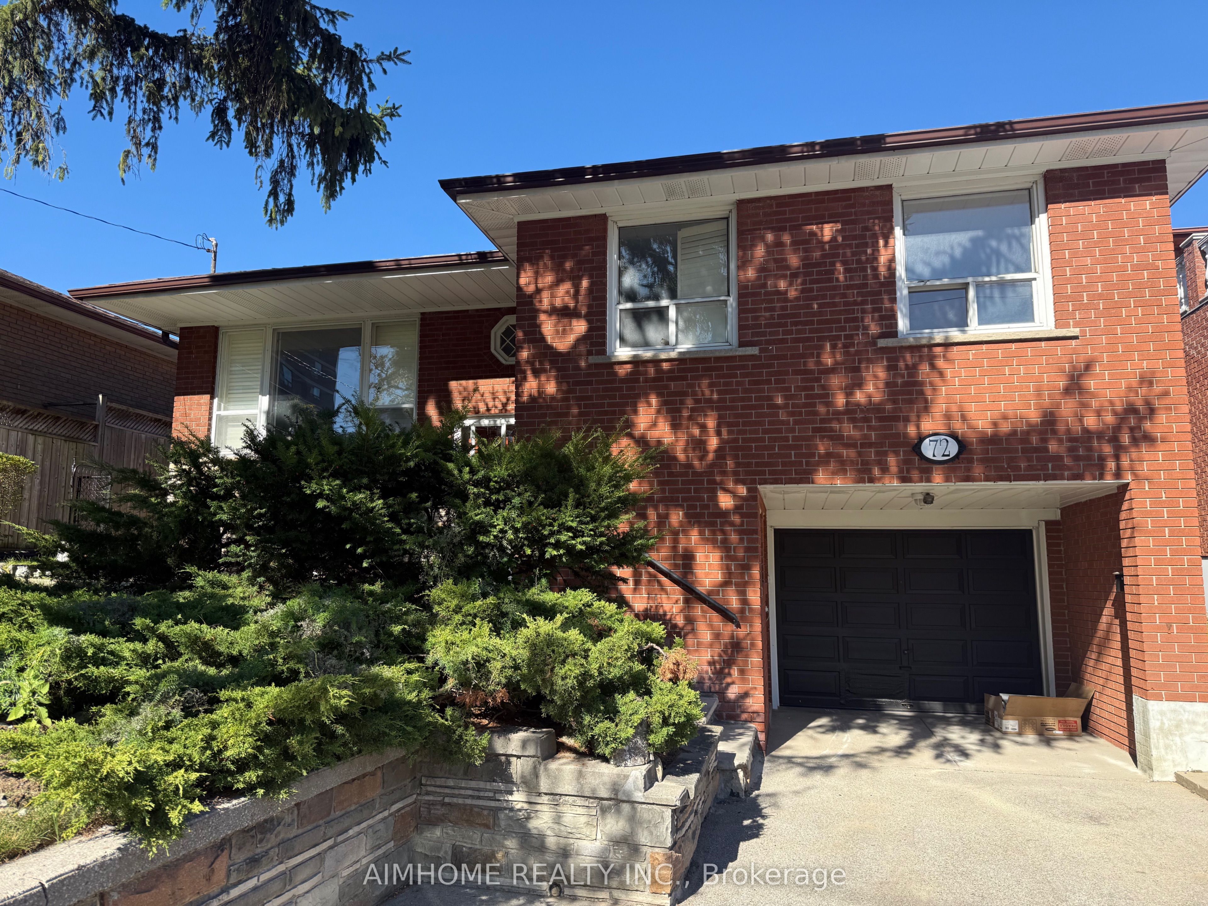 68 Claver Avenue #2 Room, Toronto, On M6b 2w2