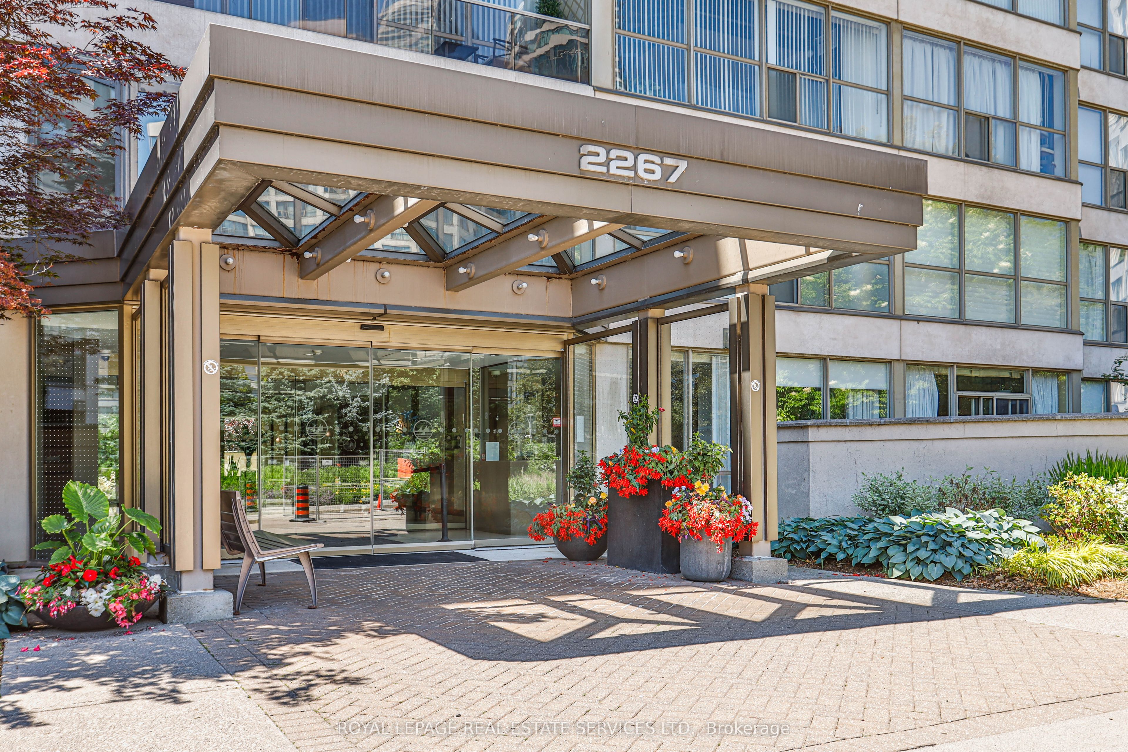 2267 Lake Shore Boulevard W 1304, Toronto, On M8v 3x2