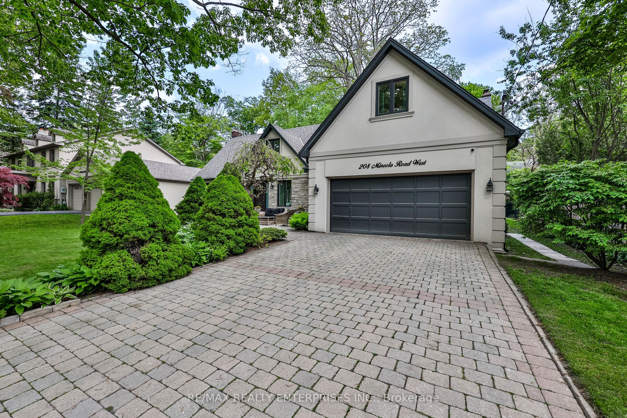 208 Mineola Road W, Mississauga, On L5g 2c7