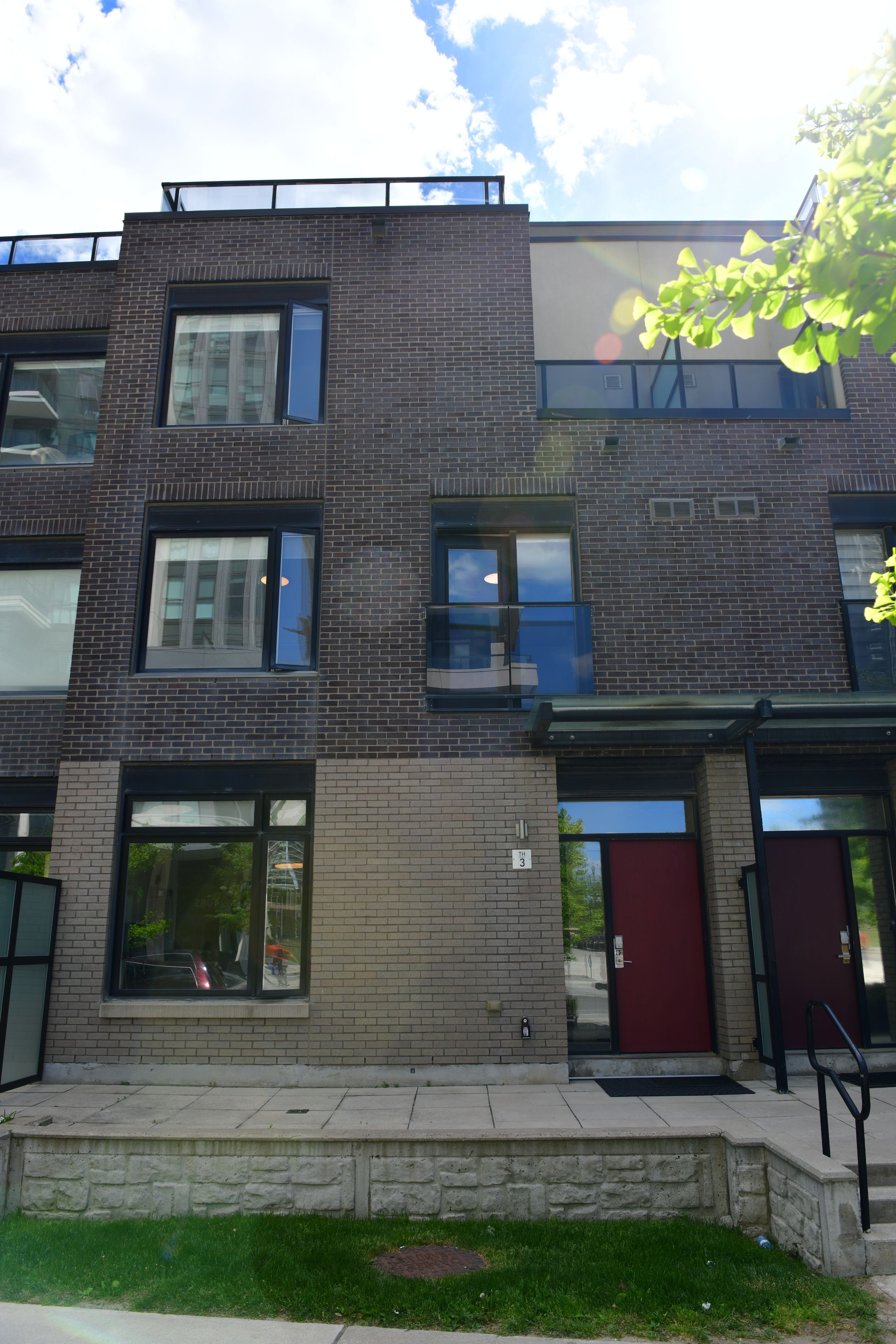 4080 Parkside Village Drive 3, Mississauga, On L5b 0k2