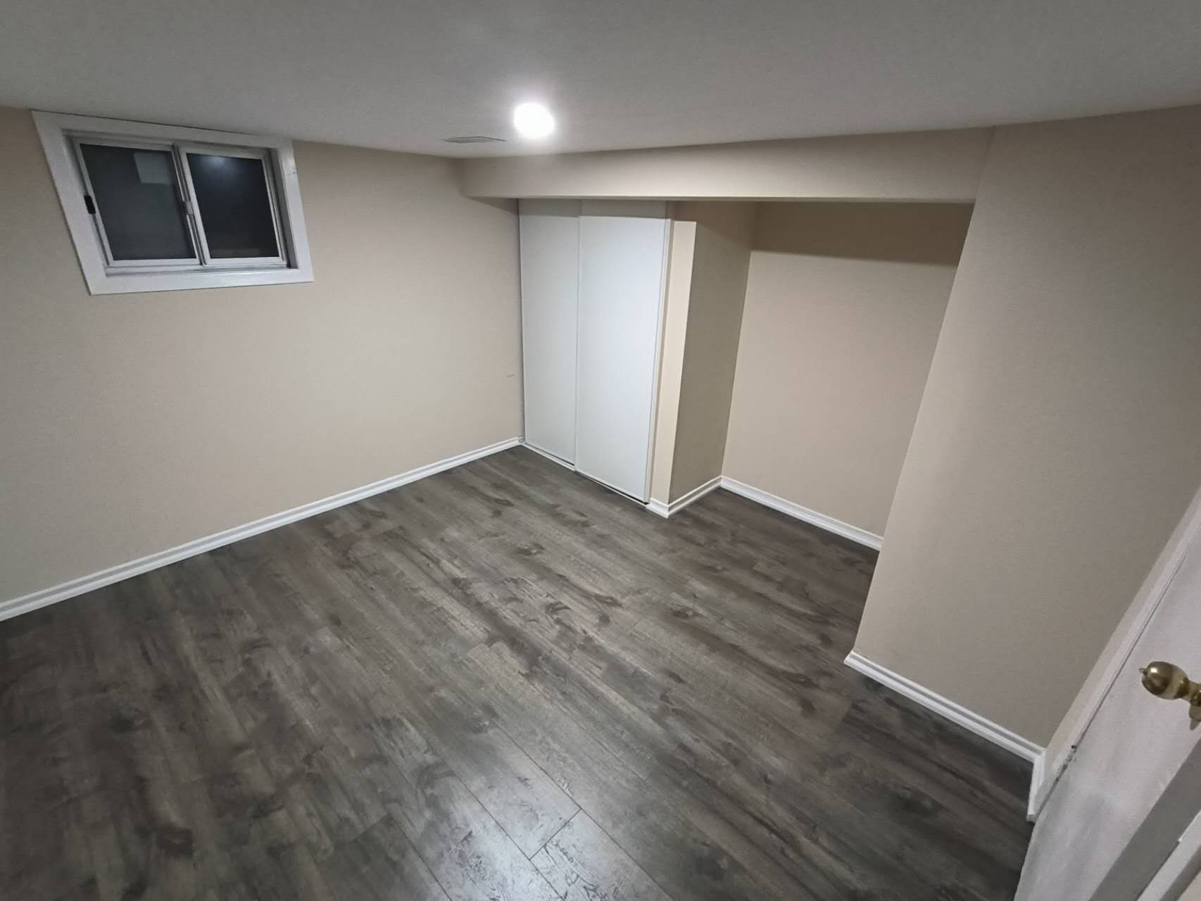 55 Chamberlain B1 Avenue, Toronto, On M6e 4j9