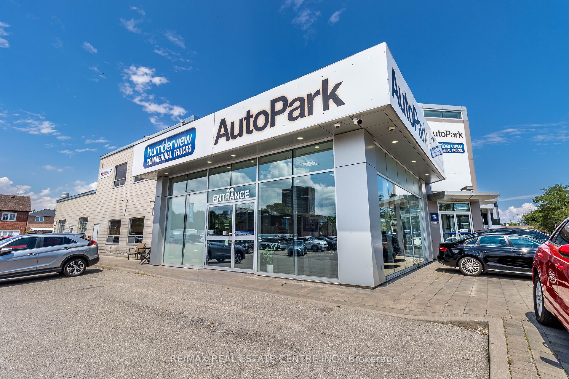 225 Dundas Street E, Mississauga, On L5a 1w8