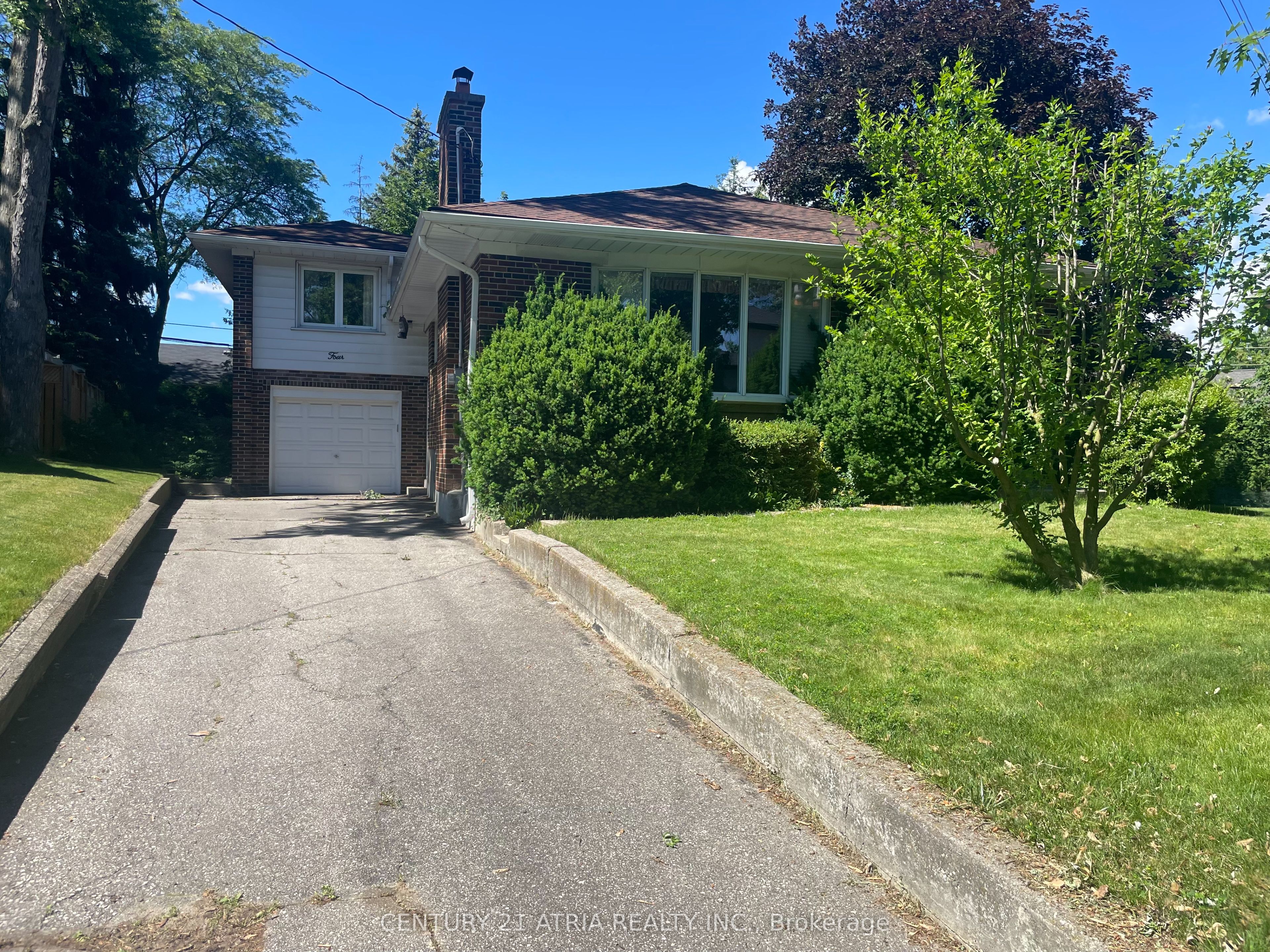 4 Winesap Place, Toronto, On M9a 1m4