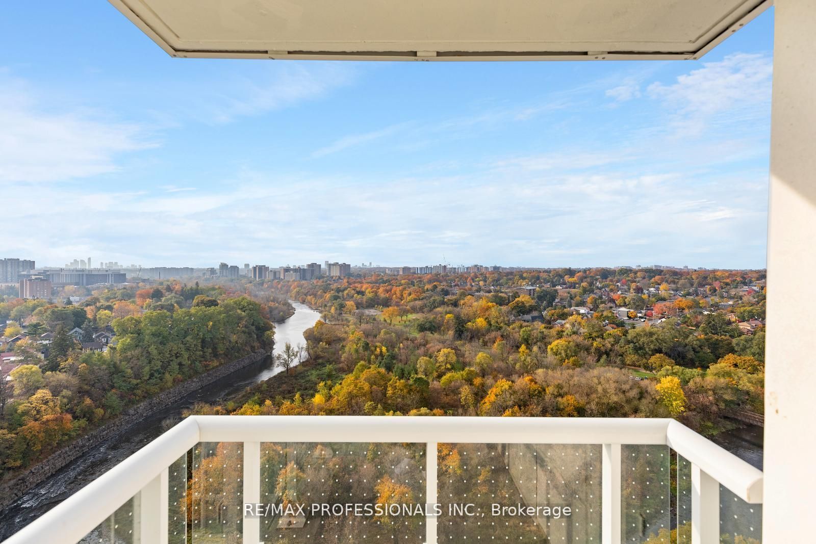 10 Wilby Crescent 1603, Toronto, On M9n 0b6