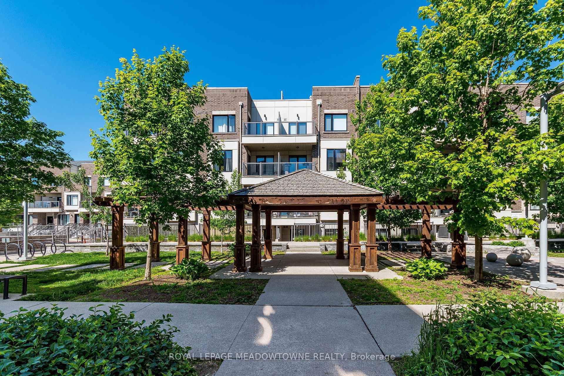 6 Drummond Street 311, Toronto, On M8v 2v9