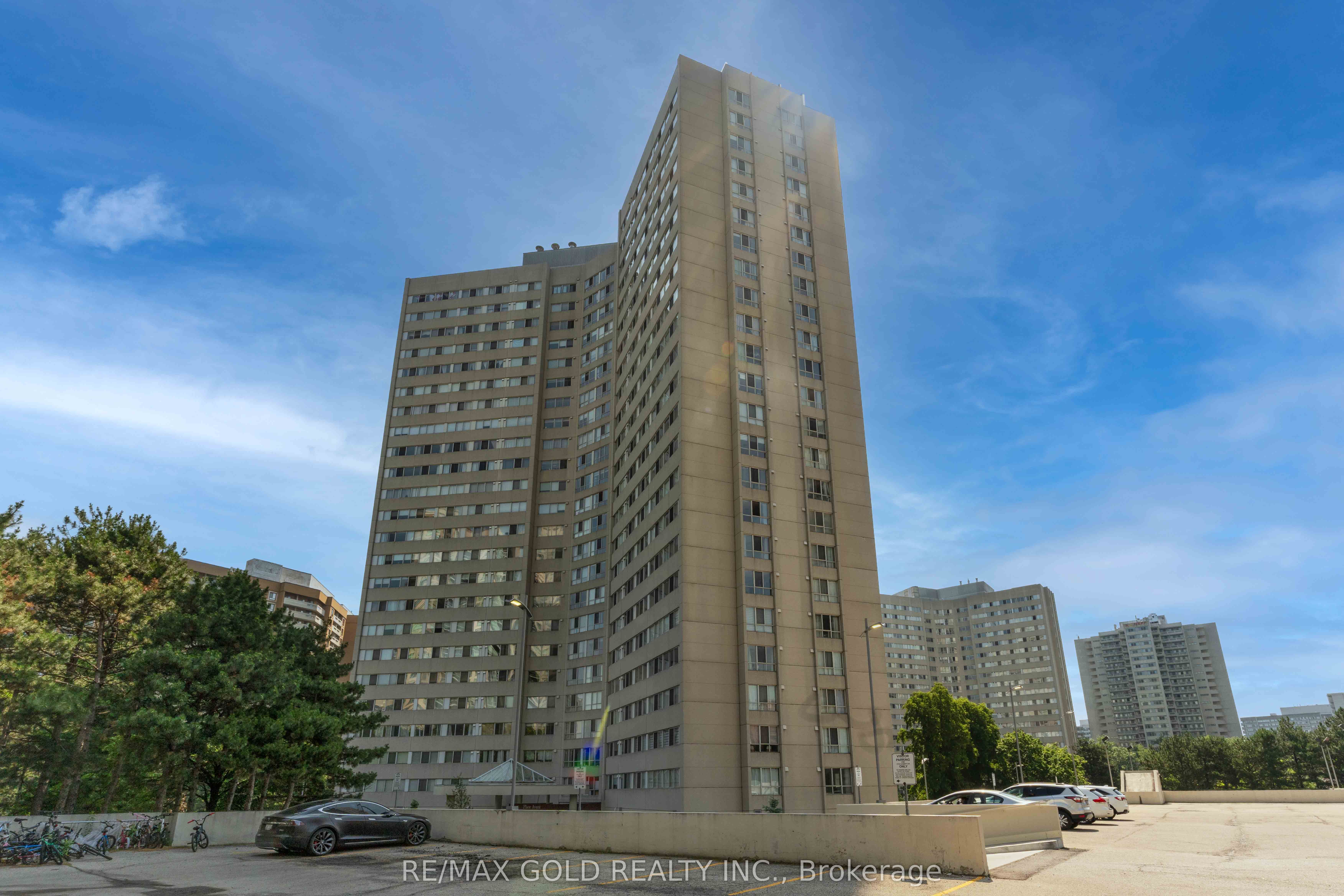 3700 Kaneff Crescent 2101, Mississauga, On L5a 4b8