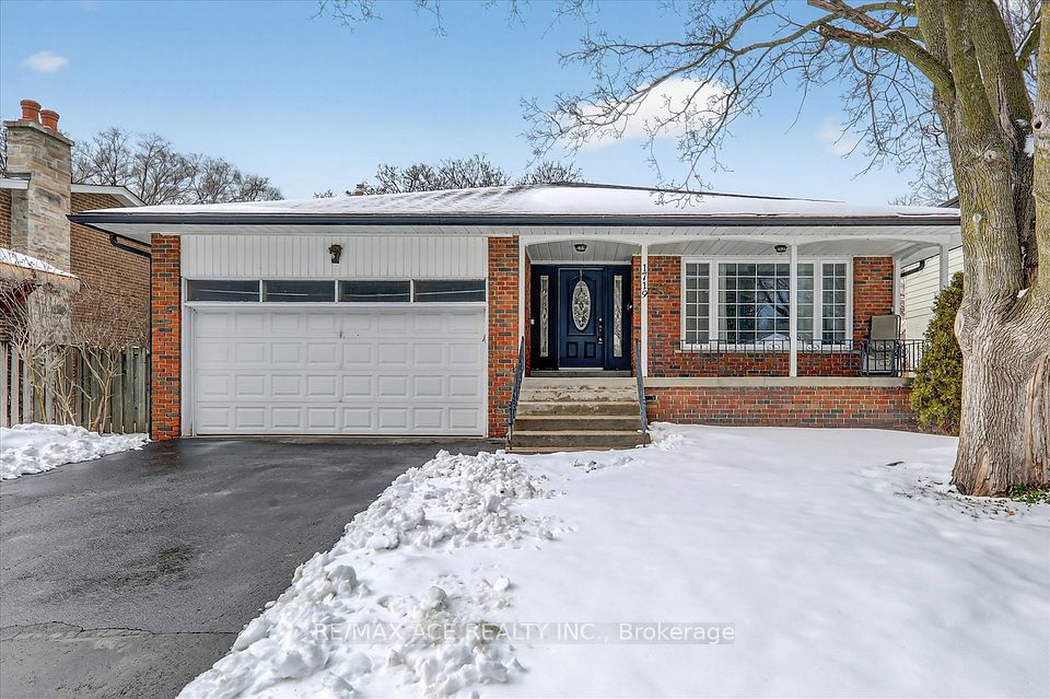 1719 Valentine Gardens, Mississauga, On L5j 1h4