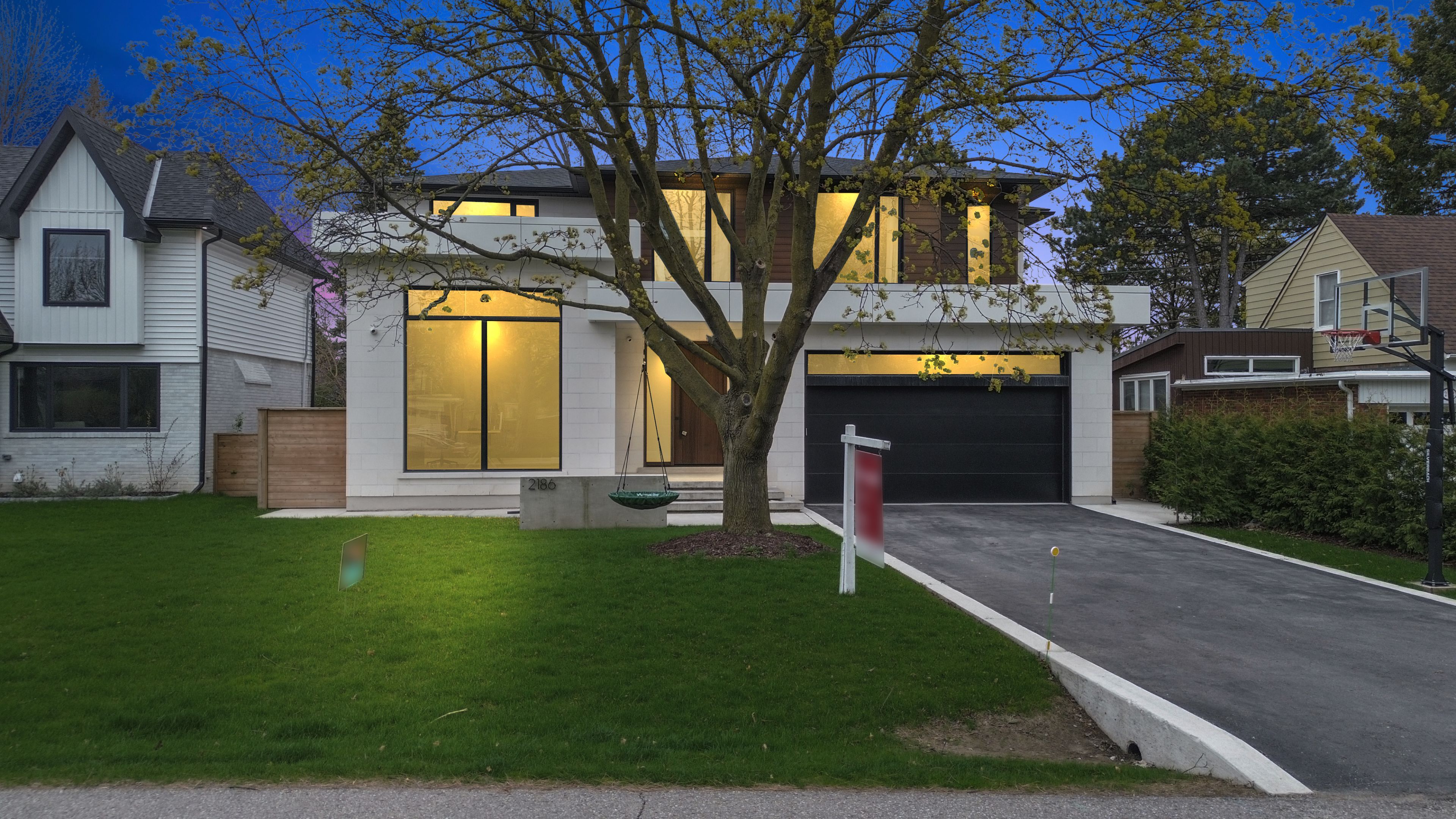 2186 Harcourt Crescent, Mississauga, On L4y 1w1