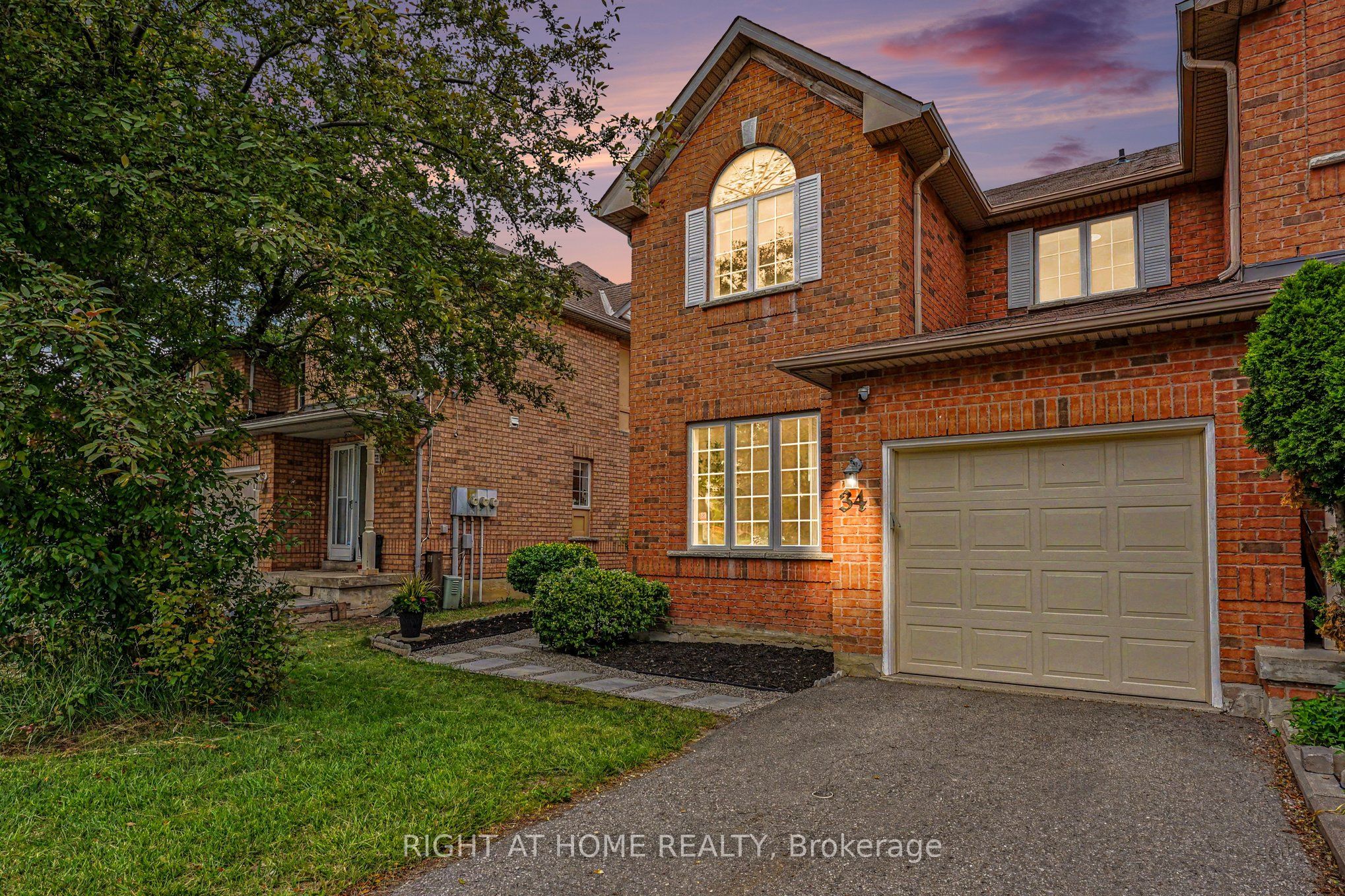 35 Malta Avenue 34, Brampton, On L6y 5b4