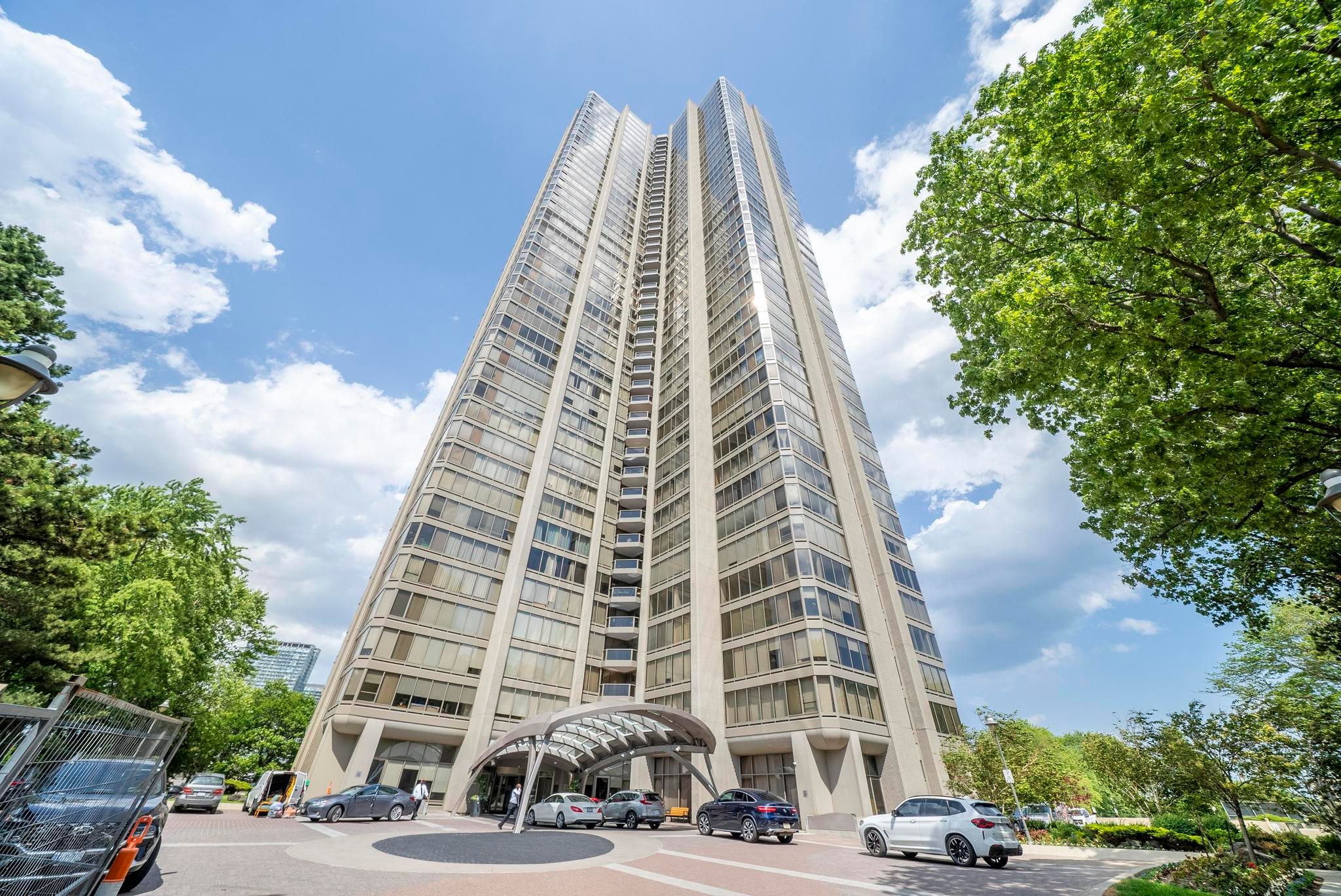 2045 Lake Shore Boulevard W Unit 3606, Toronto, On M8v 2z6
