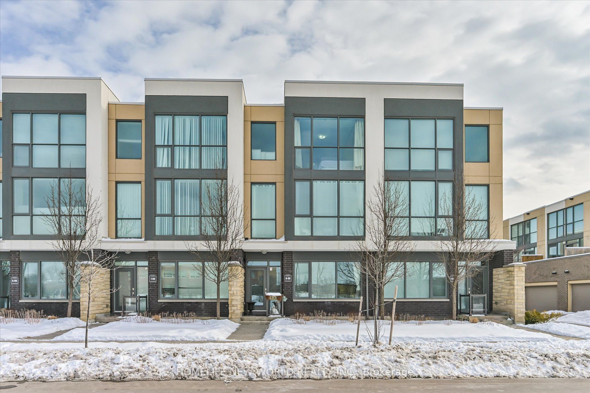 90 Little Creek Road S 8, Mississauga, On L5r 0e9