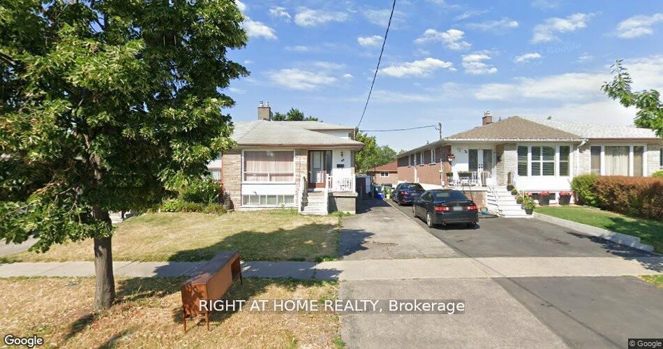 68 Elnathan Crescent Main, Toronto, On M9l 2g1