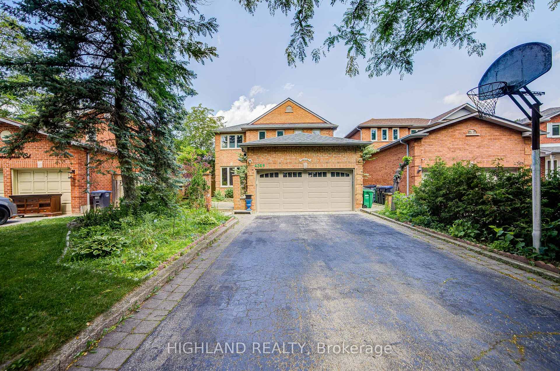 4369 Spinningdale Court, Mississauga, On L5m 3j9