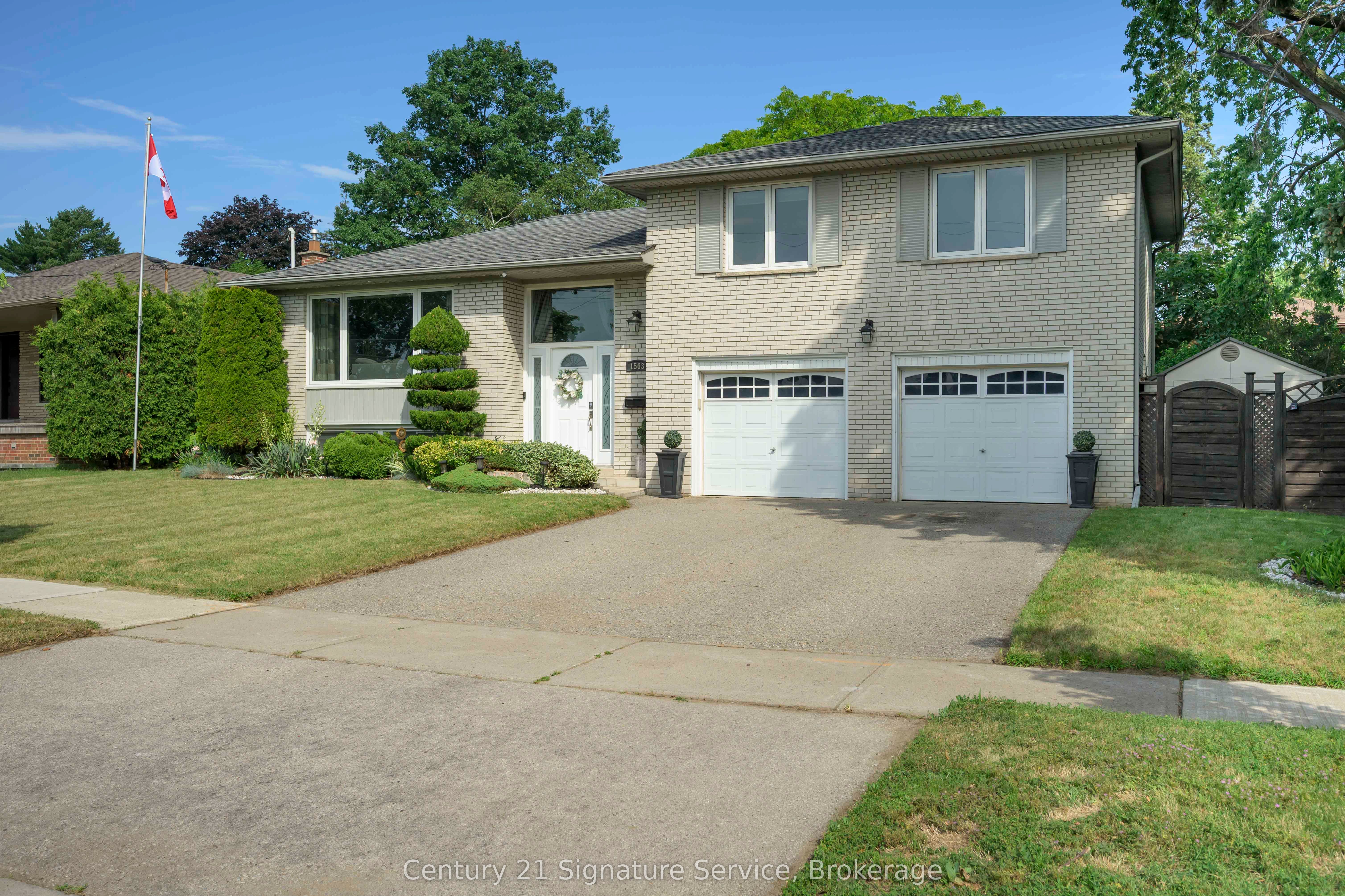 1563 Brentano Boulevard, Mississauga, On L4x 1a5