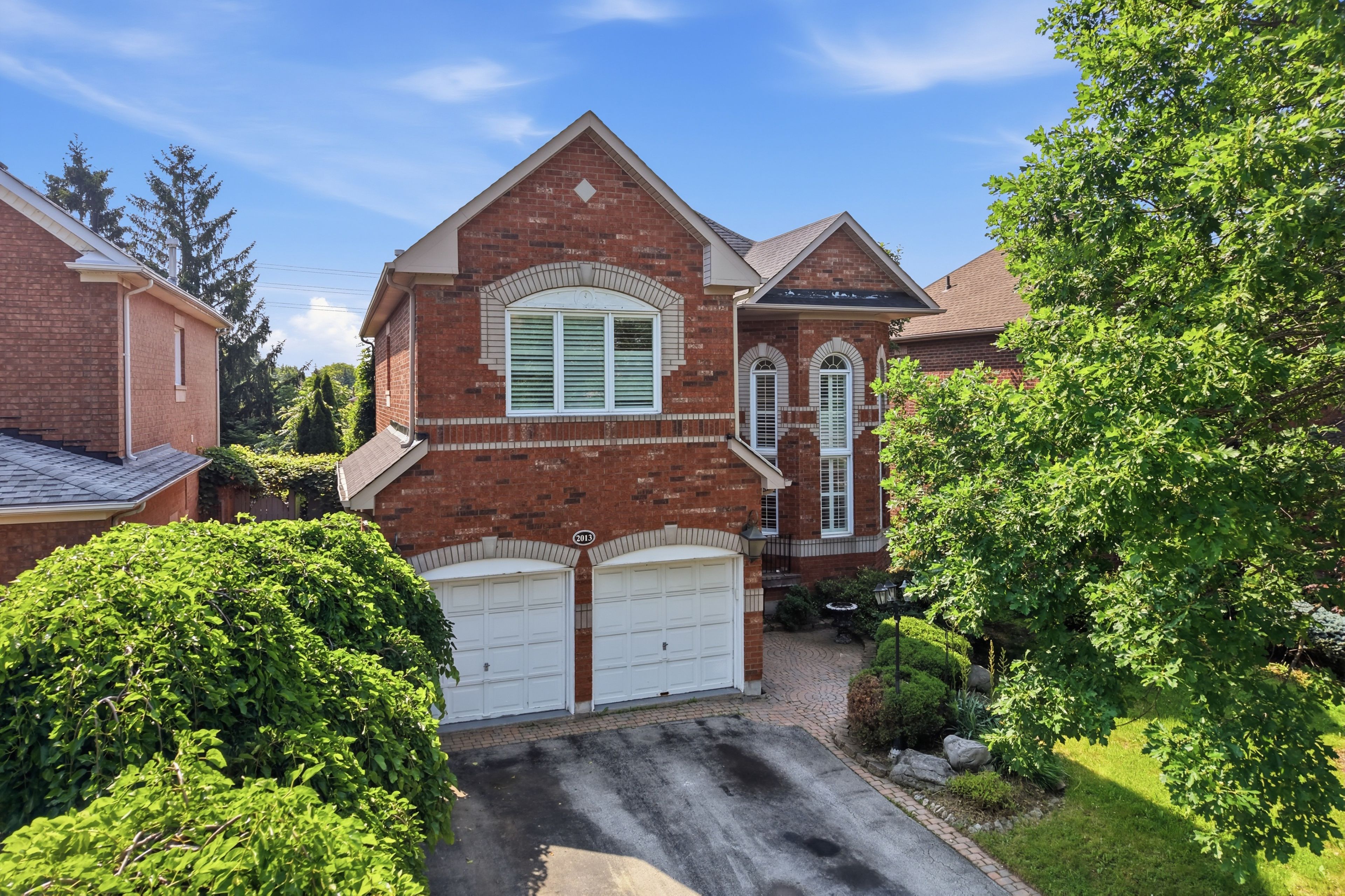 2013 Rosemount Crescent, Oakville, On L6m 3a5