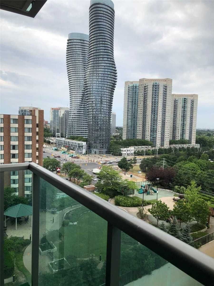 208 Enfield Place 1502, Mississauga, On L5b 0b8