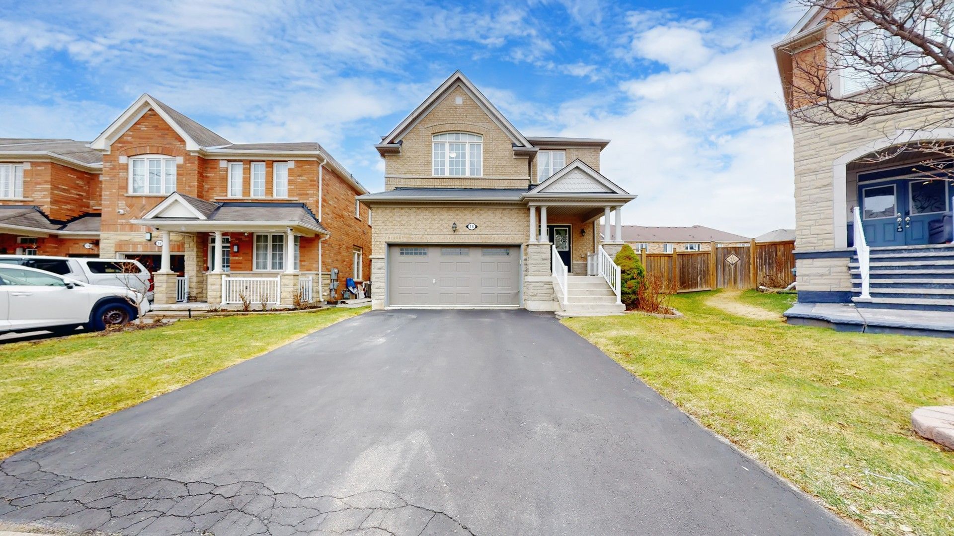 18 Kawana Road, Brampton, On L6y 0w2