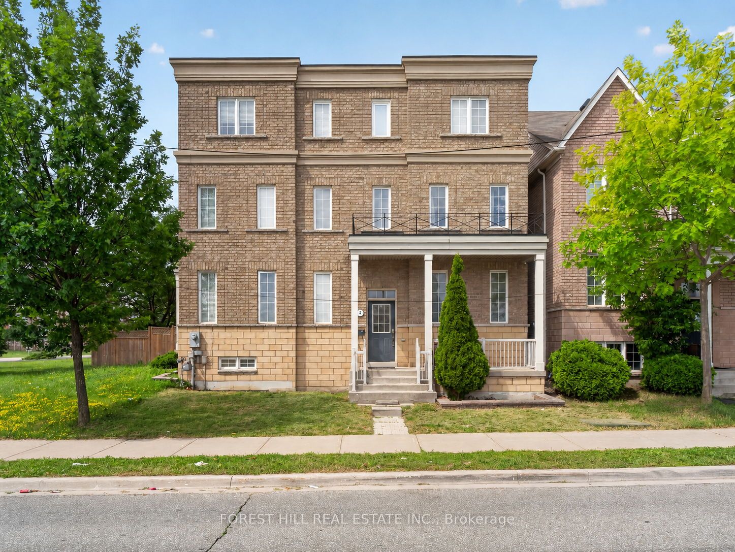 4 Evelyn Wiggins Drive, Toronto, On M3j 0g3