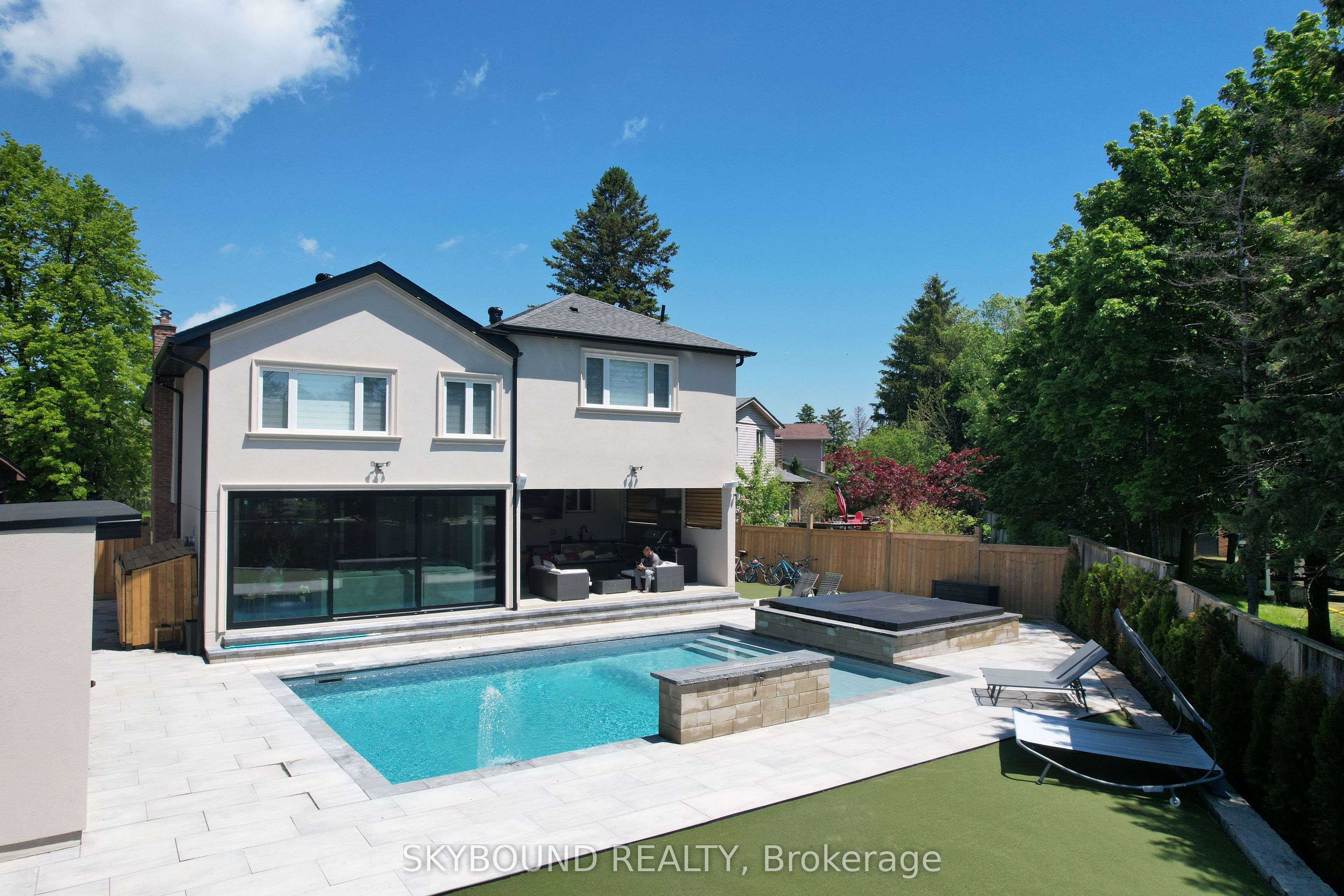 2711 Spruce Needle Court, Mississauga, On L5l 1n2