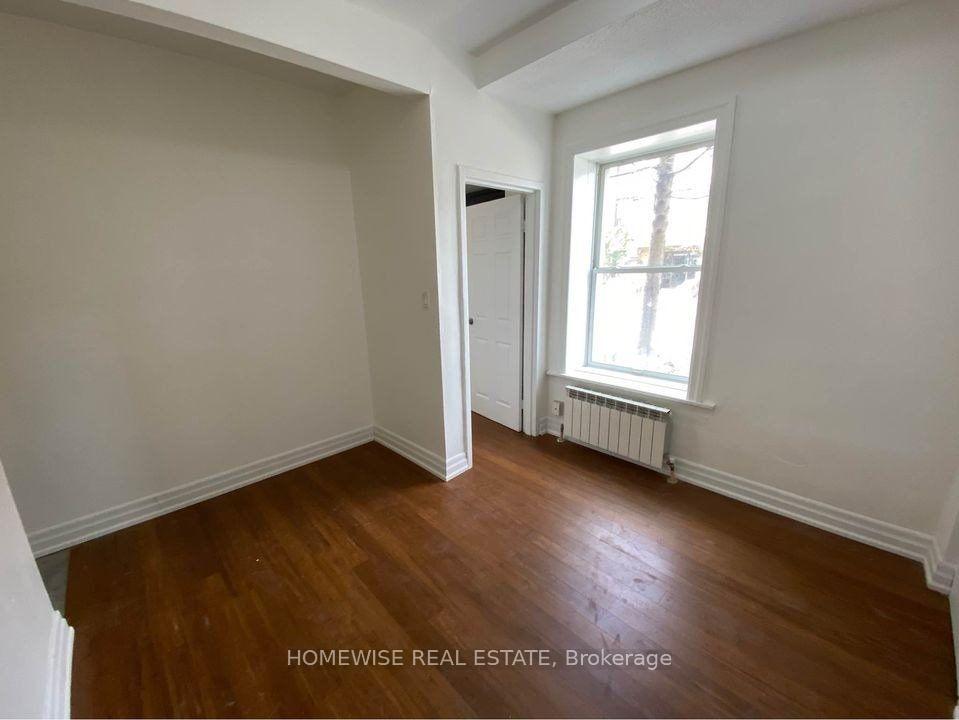 1 Triller Avenue 104, Toronto, On M6k 3b7