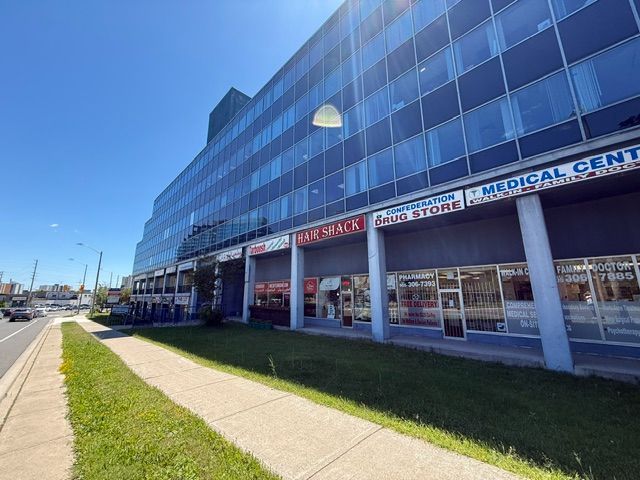 3050 Confederation Parkway 402, Mississauga, On L5b 3z6