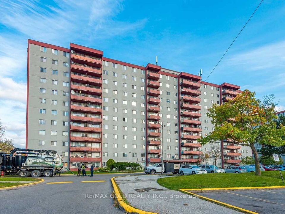 50 Lotherton Pathway 815, Toronto, On M6b 2g8